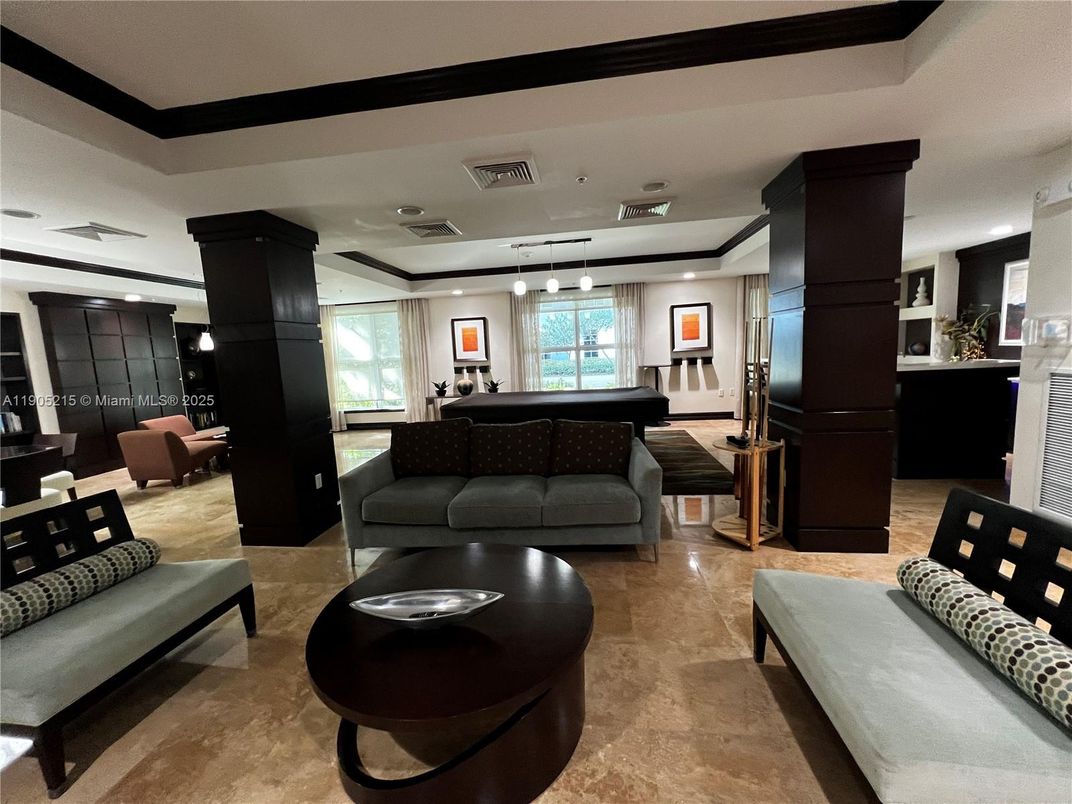 Interior, Living room, Pendant Lights, Recessed Lighting