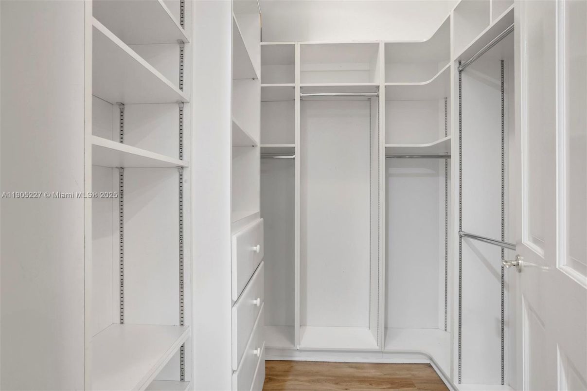Interior, Walk-in Closets, Wood Texture Flooring