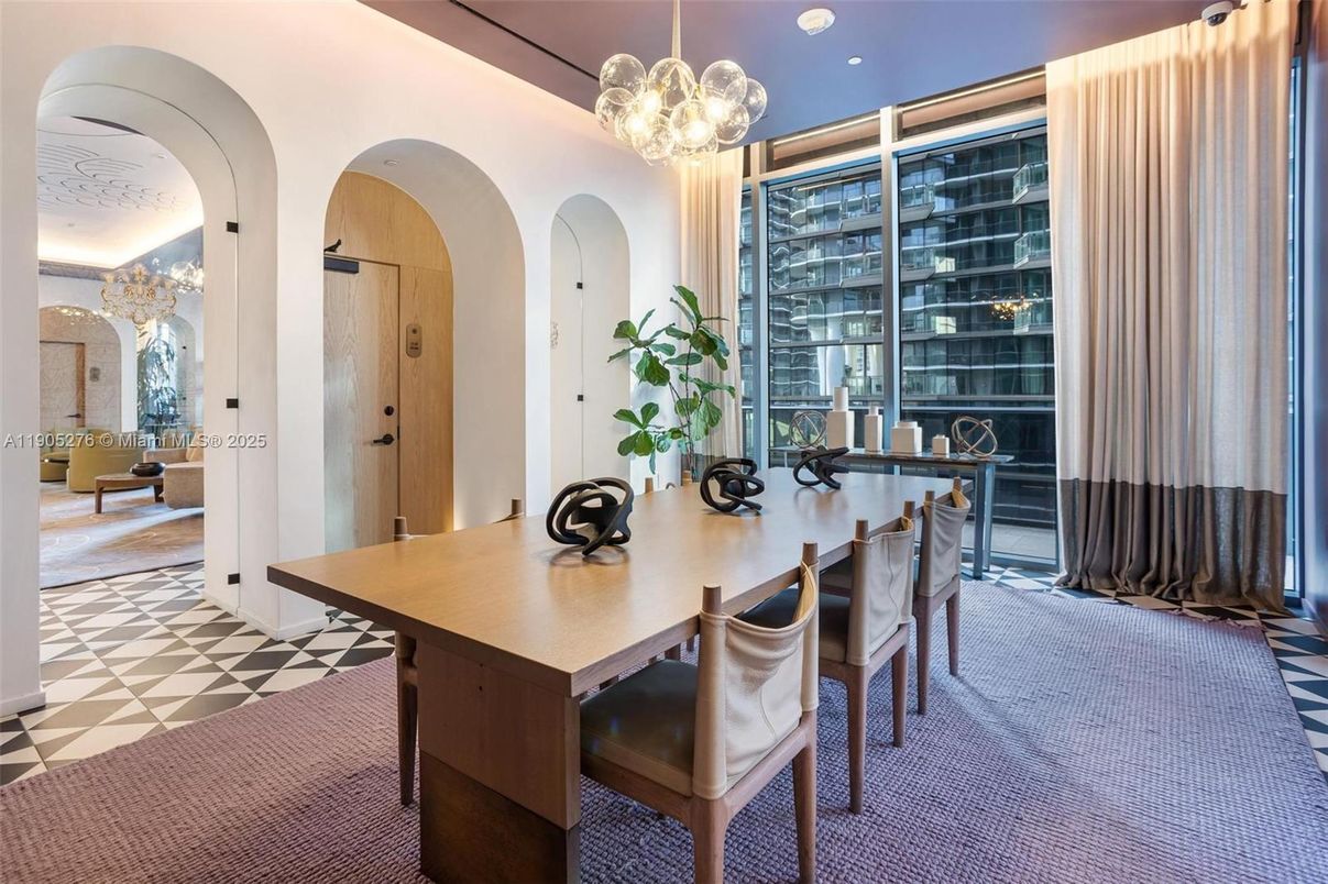 Dining room, Interior, Pendant Lights, Recessed Lighting