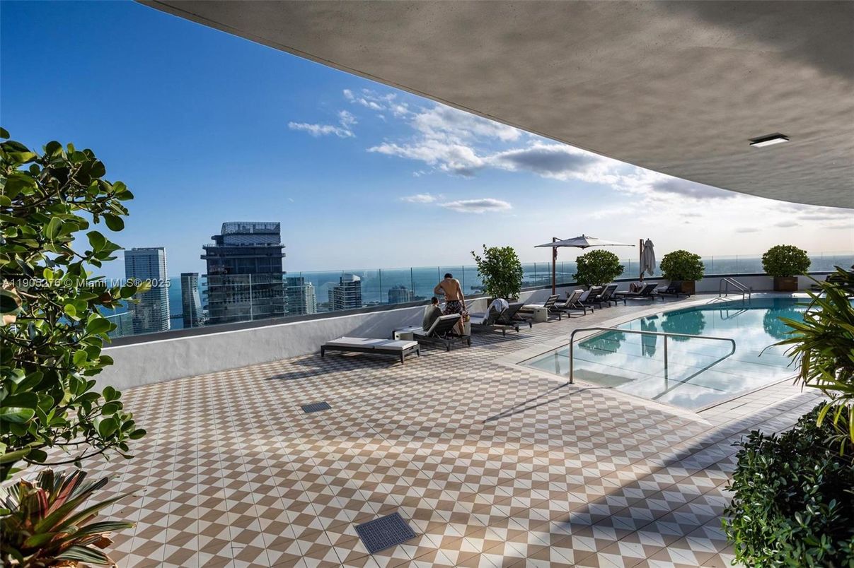 Exterior, Pool, Water