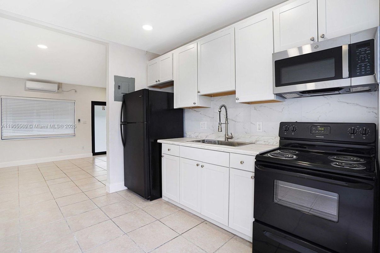 Interior, Kitchen, Marble Walls, Recessed Lighting
