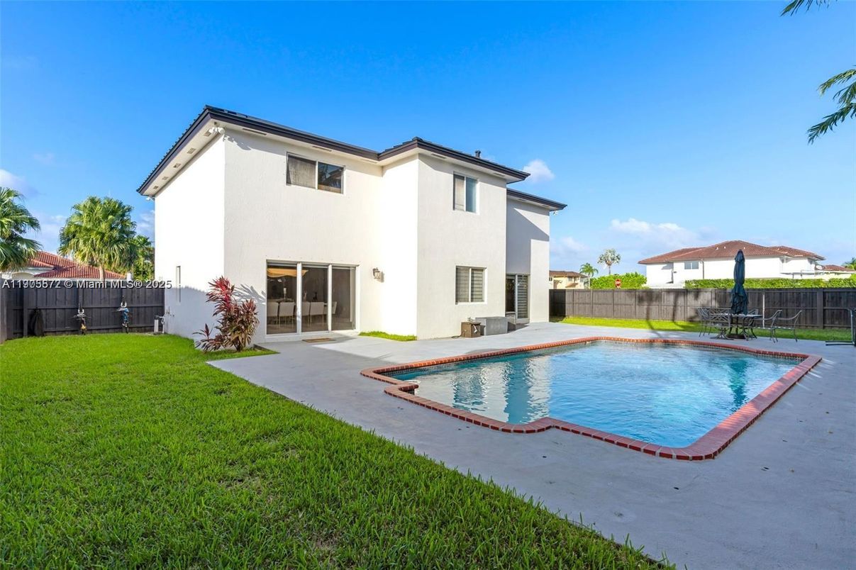 Backyard, Exterior, Pool