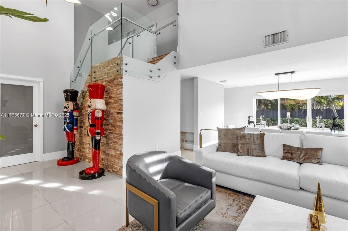 Dining room, Interior, Living room, Pendant Lights