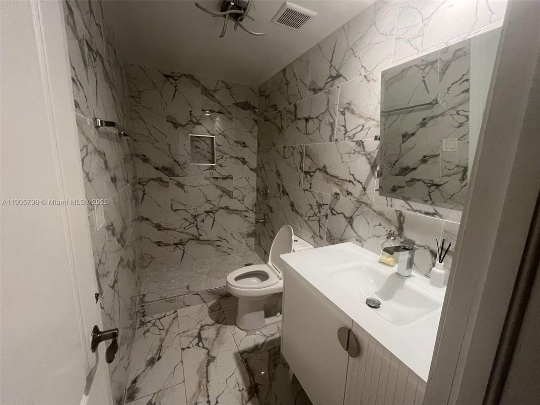 Bathroom, Interior, Marble, Marble Walls