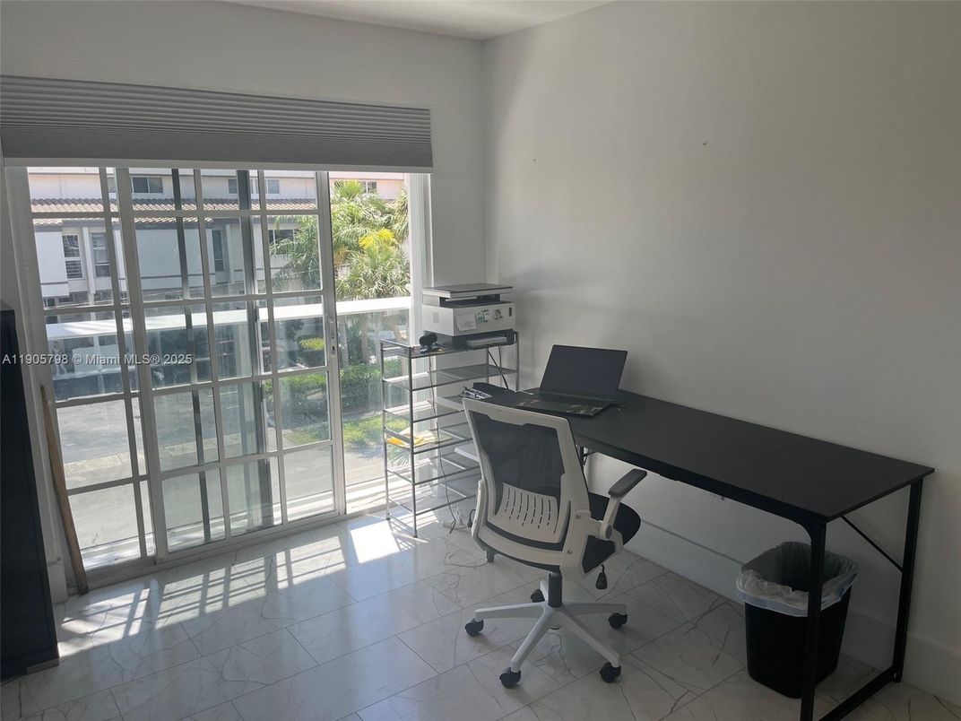 Home Office, Interior, Water