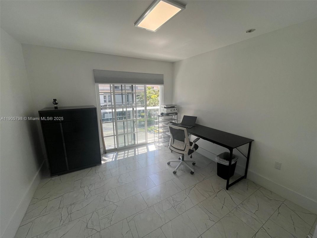 Home Office, Interior, Marble, Recessed Lighting