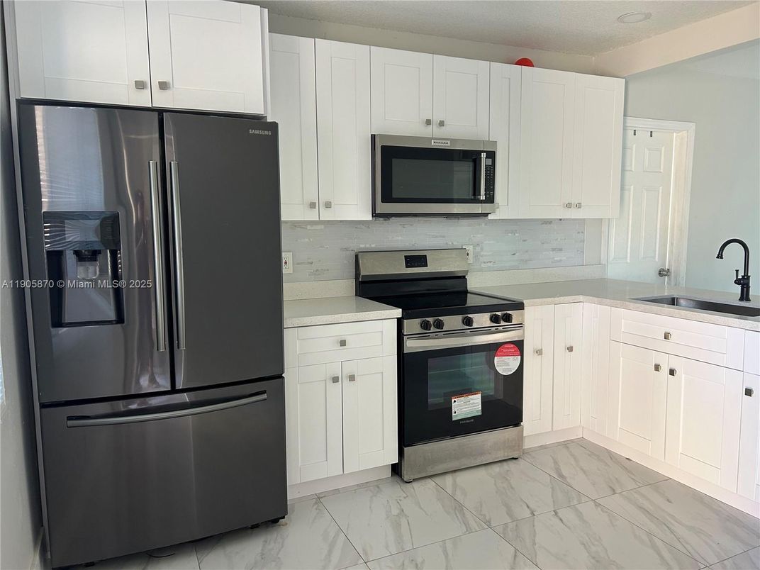 Interior, Kitchen, Marble, Stainless Steel Appliances