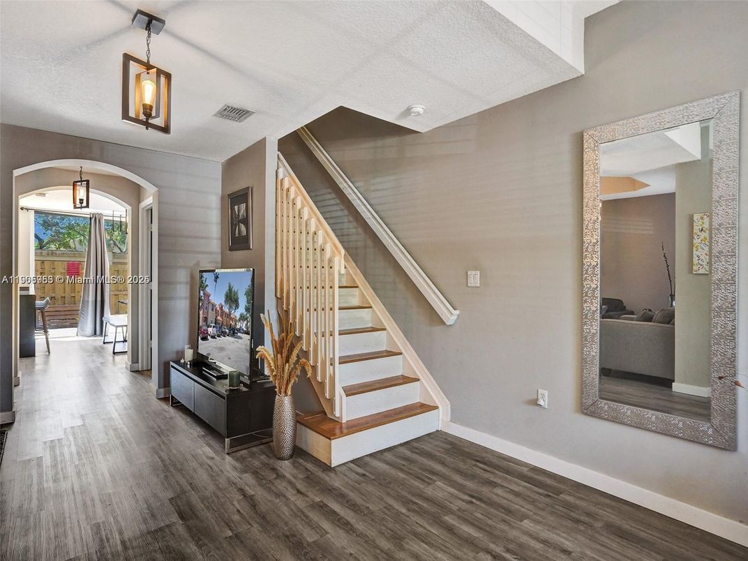 Interior, Pendant Lights, Wood Texture Flooring