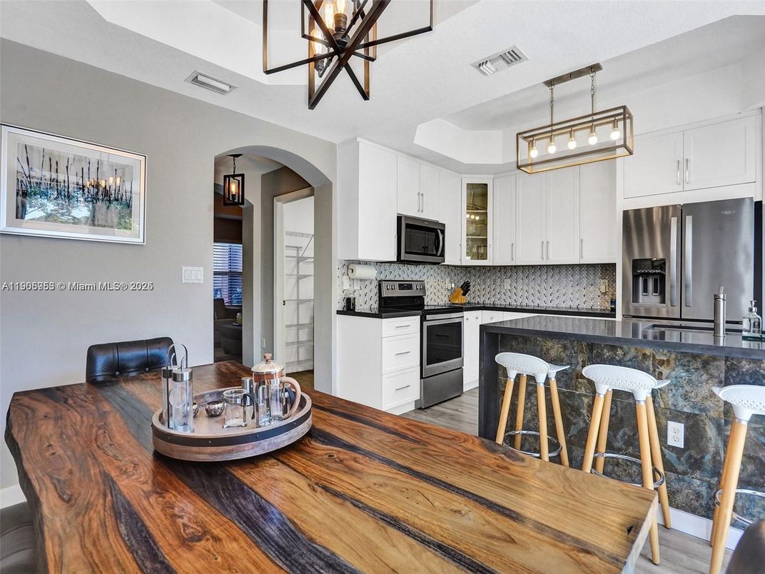 Dining room, Interior, Kitchen, Pendant Lights, Stainless Steel Appliances