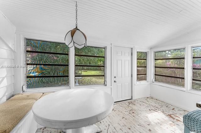 Interior, Pendant Lights, Wood Texture Flooring