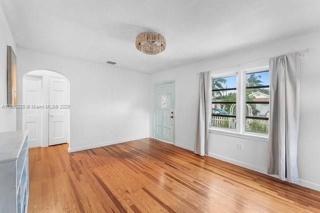 Chandelier, Empty room, Interior, Wood Texture Flooring