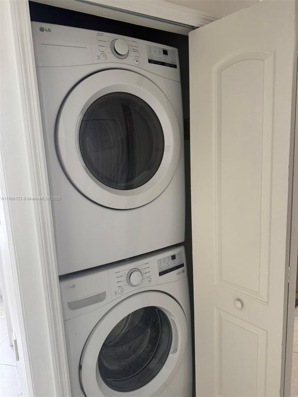 Interior, Utility Closets, Washer
