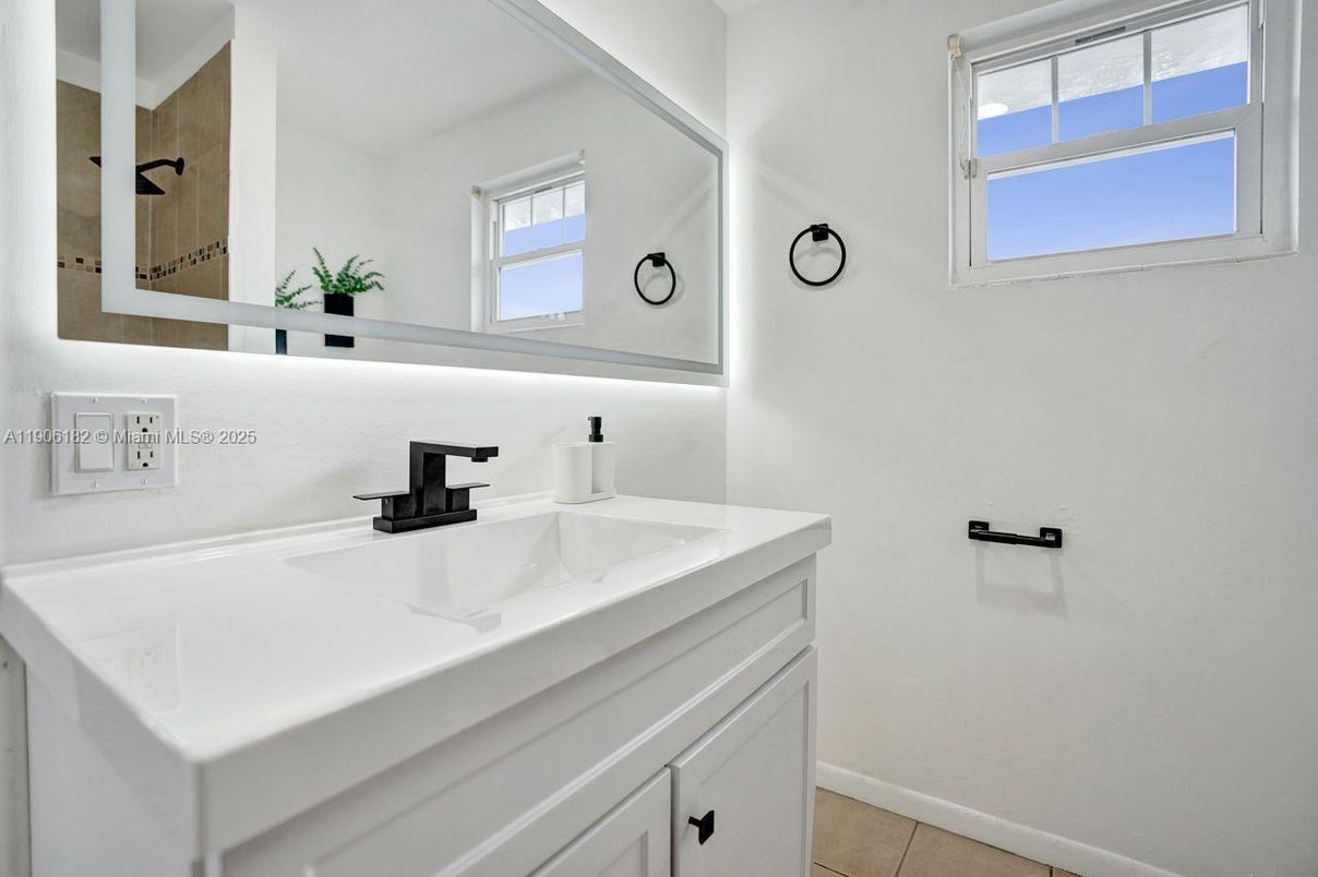 Bathroom, Dual Sink Vanities, Interior