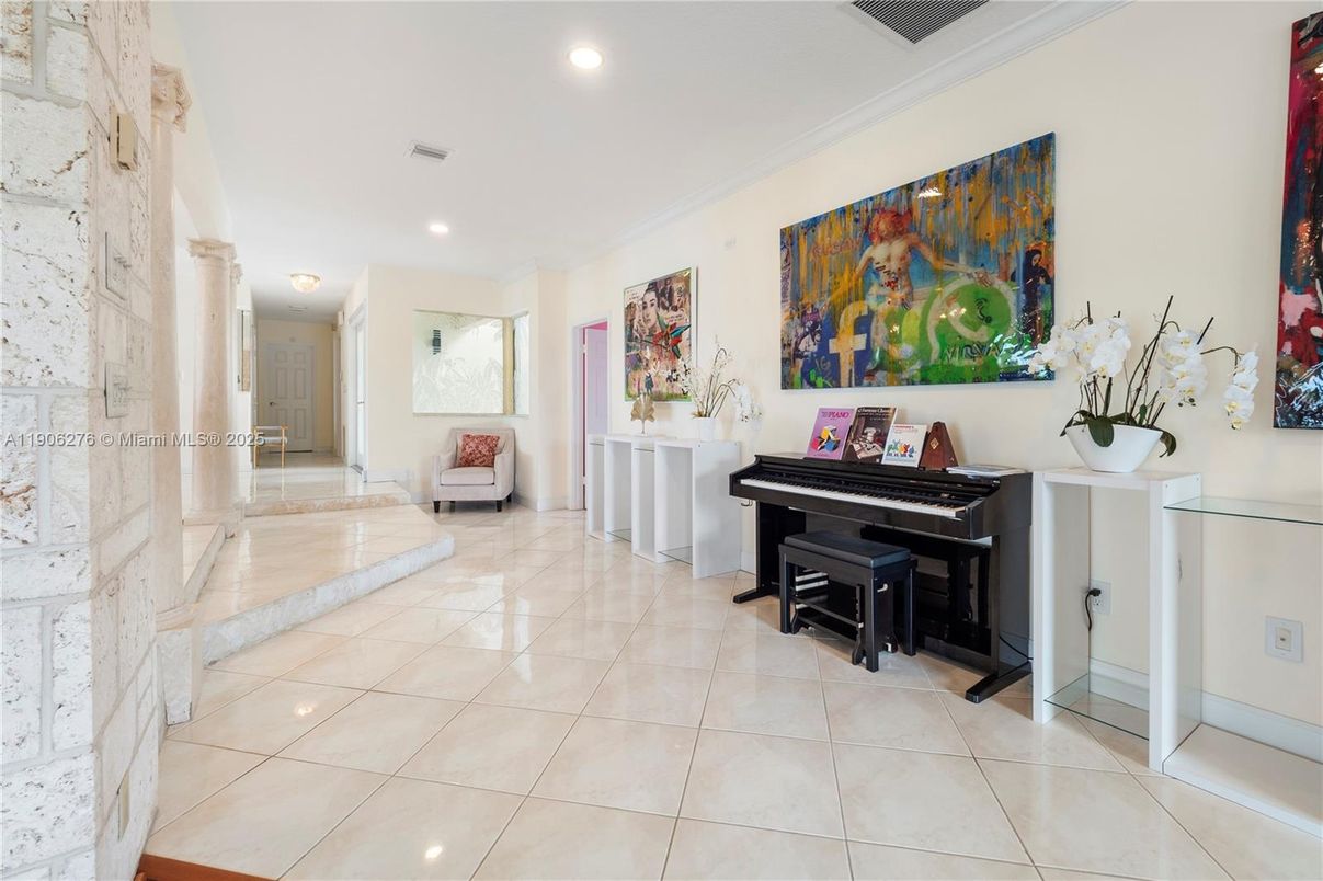 Interior, Piano, Recessed Lighting