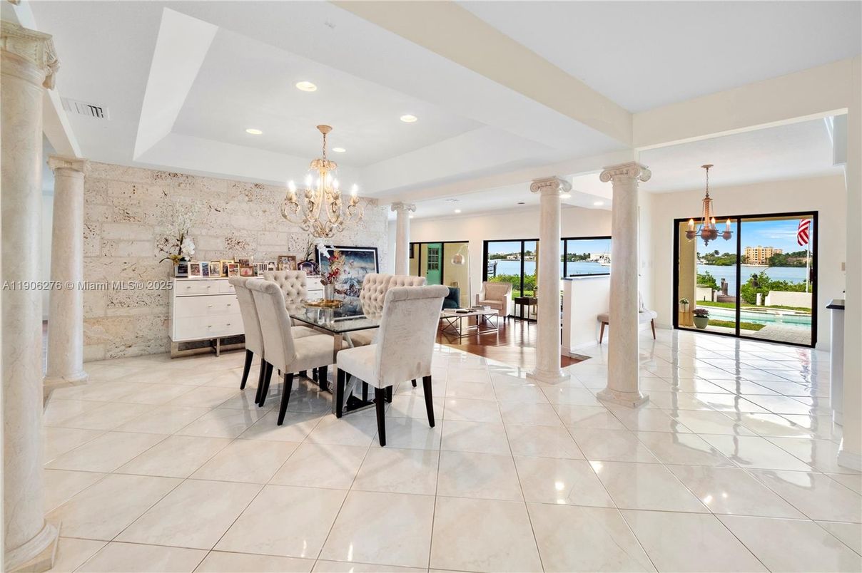 Chandelier, Dining room, Interior, Pendant Lights, Recessed Lighting, Water