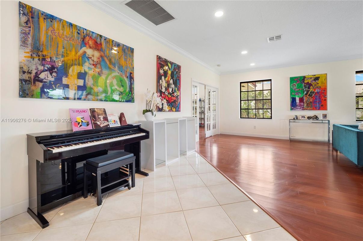 Interior, Piano, Recessed Lighting, Wood Texture Flooring