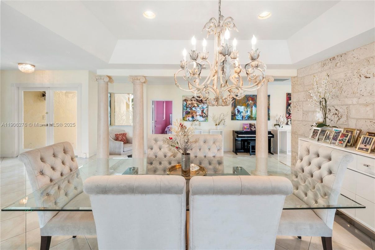 Chandelier, Dining room, Interior, Piano, Recessed Lighting
