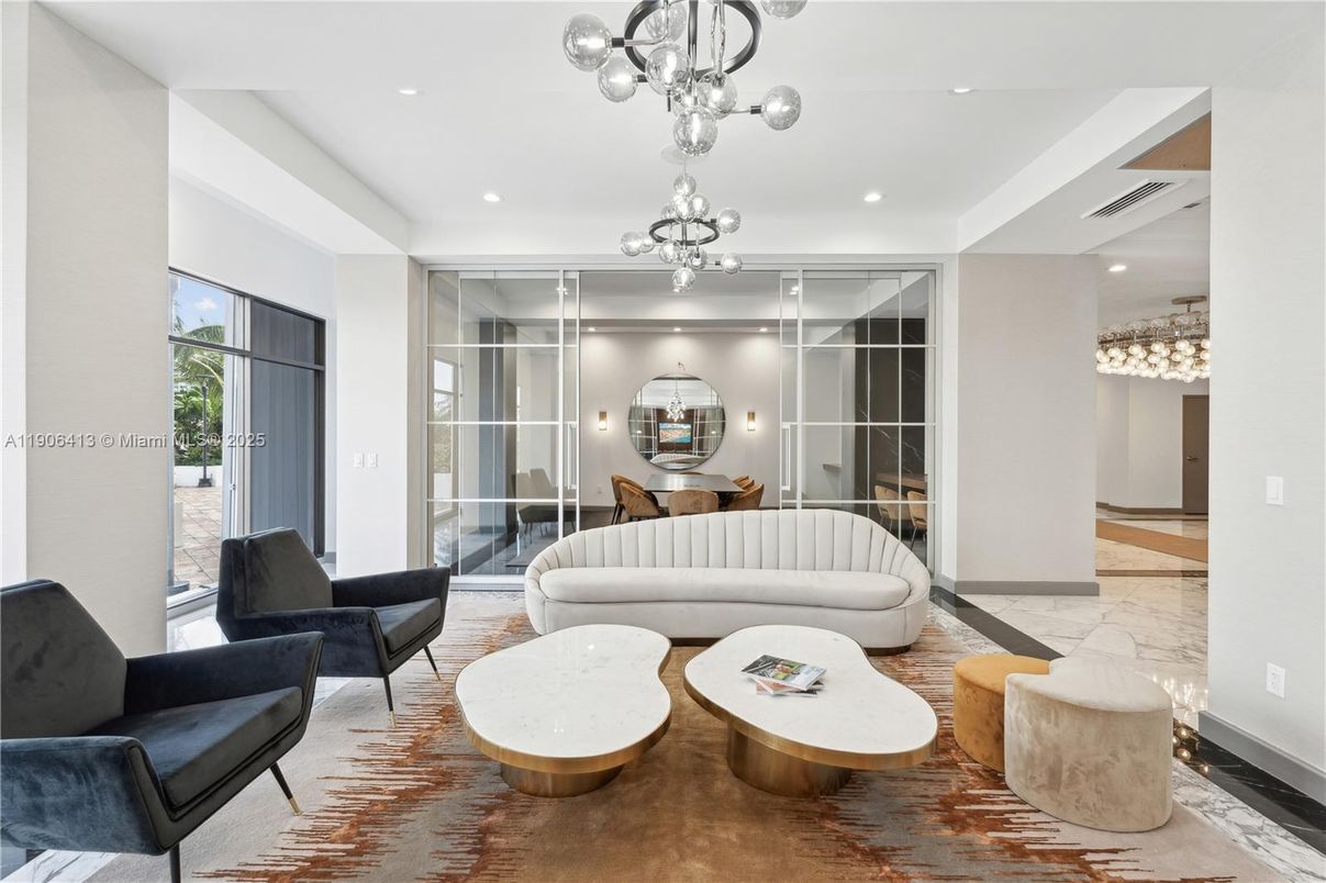 Dining room, Interior, Living room, Pendant Lights, Recessed Lighting