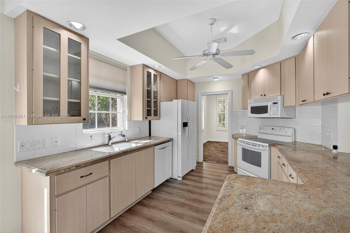 Interior, Kitchen, Recessed Lighting, Wood Texture Flooring