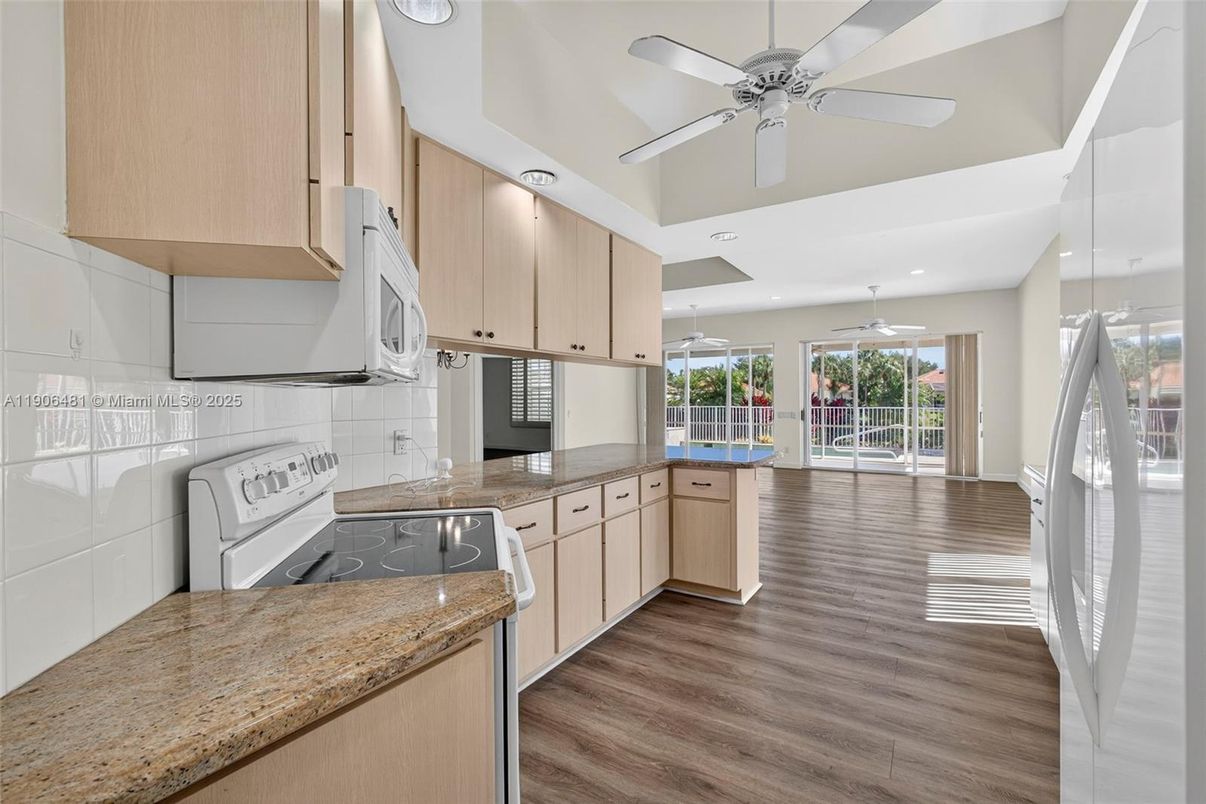 Interior, Kitchen, Recessed Lighting, Wood Texture Flooring