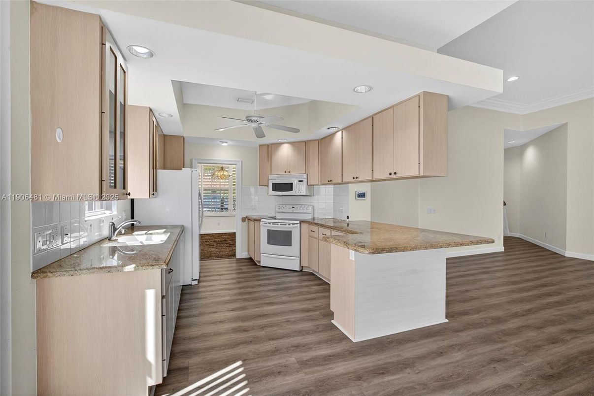 Interior, Kitchen, Recessed Lighting, Wood Texture Flooring