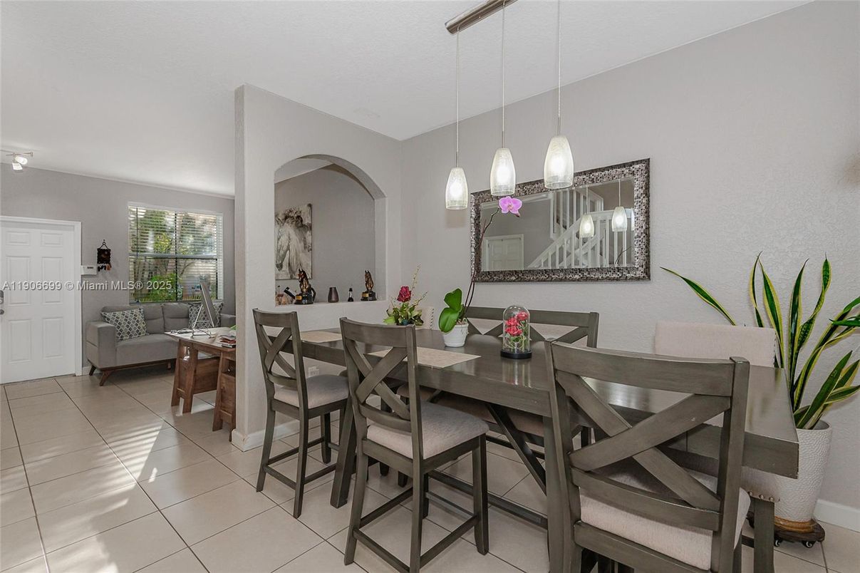 Dining room, Interior, Living room, Pendant Lights