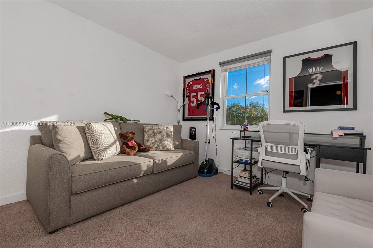 Home Office, Interior