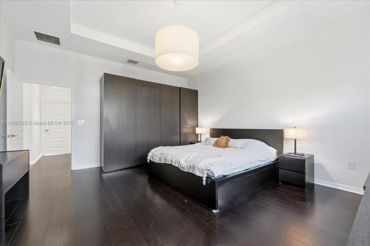 Bedroom, Interior, Pendant Lights, Wood Texture Flooring