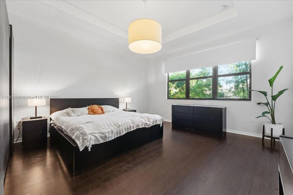 Bedroom, Interior, Pendant Lights, Wood Texture Flooring