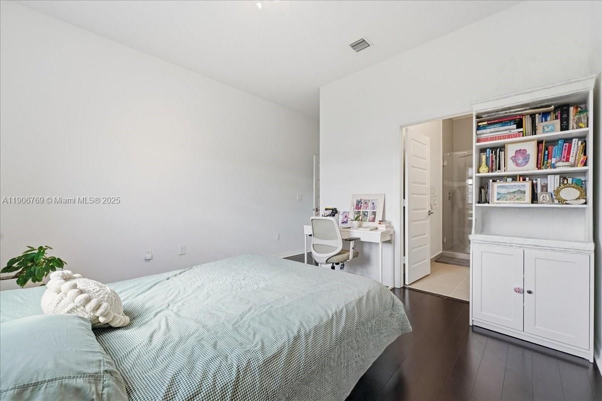 Bedroom, Home Office, Interior, Wood Texture Flooring