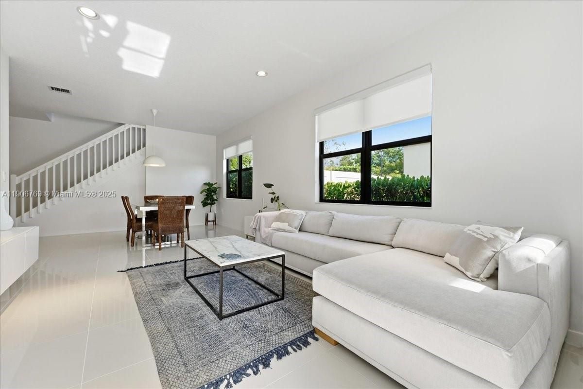 Dining room, Interior, Living room, Recessed Lighting