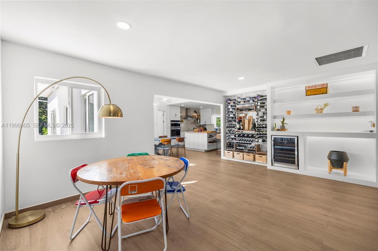 Dining room, Interior, Kitchen, Recessed Lighting, Wood Texture Flooring