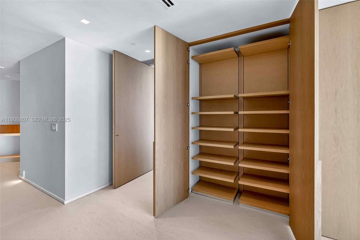 Interior, Recessed Lighting, Walk-in Closets
