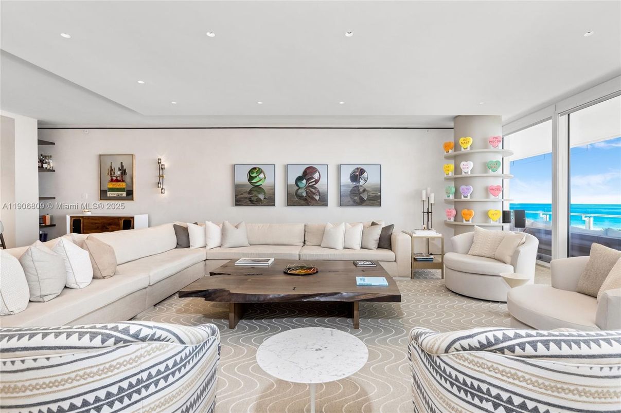 Interior, Living room, Recessed Lighting, Water