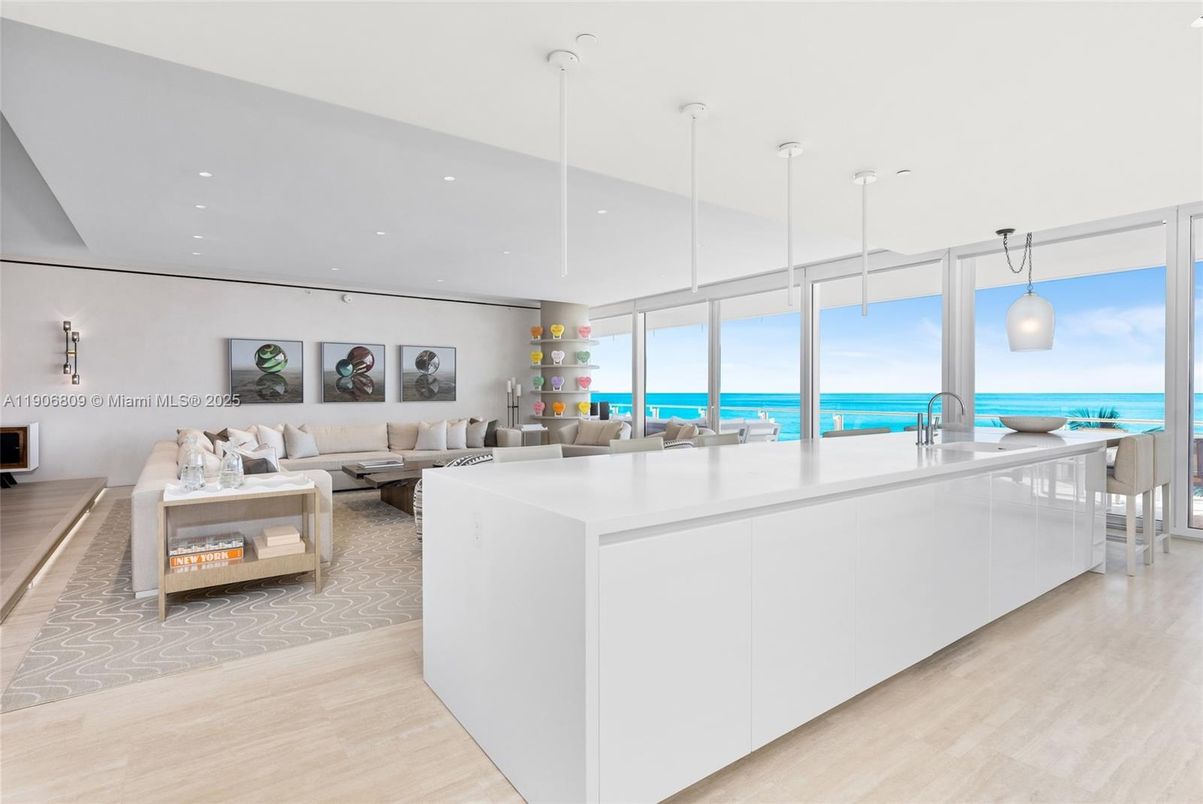 Interior, Living room, Pendant Lights, Recessed Lighting, Water, Wood Texture Flooring
