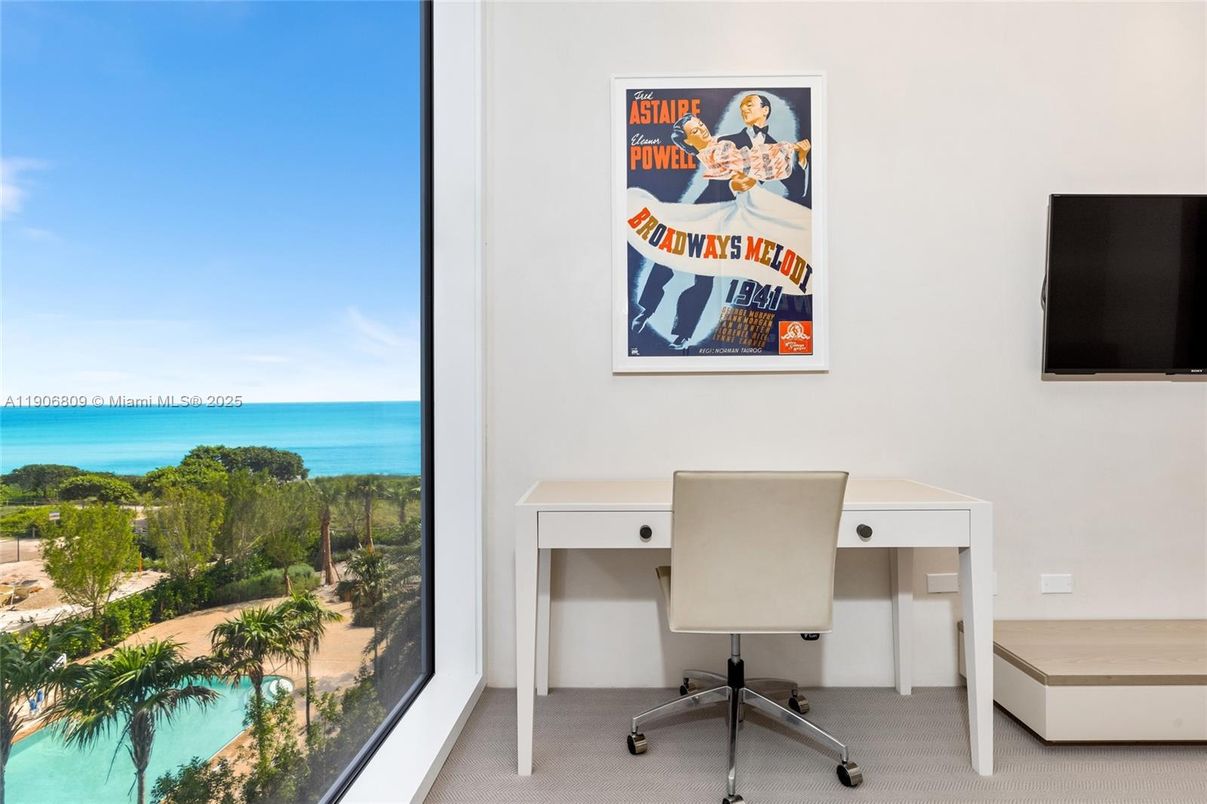 Home Office, Interior, Water