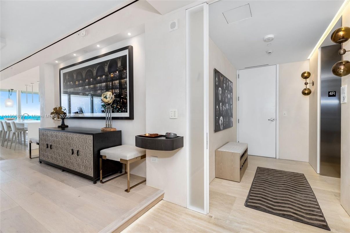 Interior, Recessed Lighting, Wood Texture Flooring