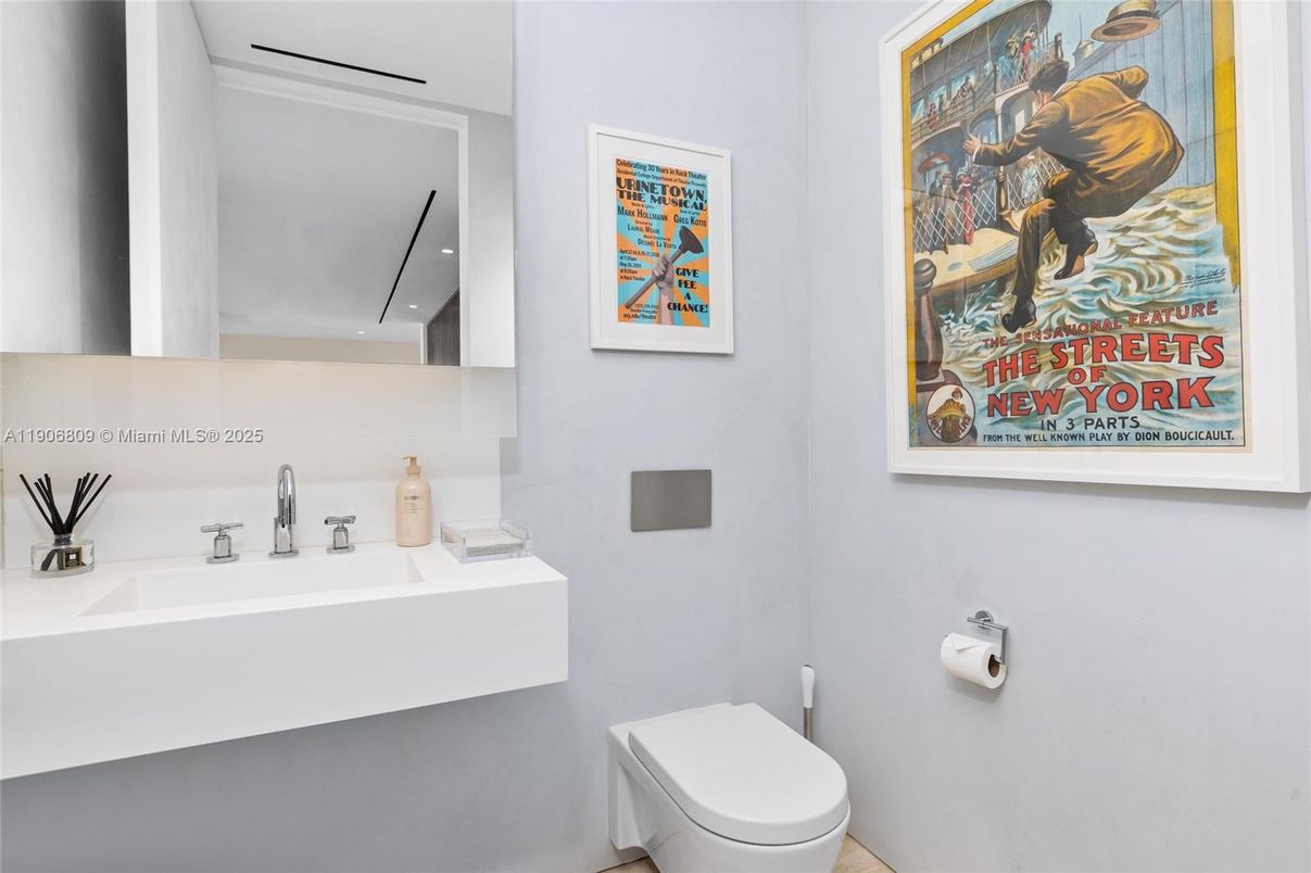 Bathroom, Interior, Recessed Lighting