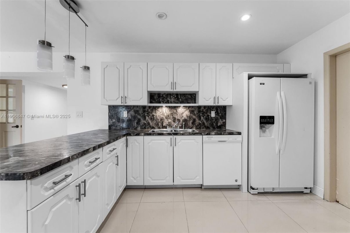 Interior, Kitchen, Recessed Lighting