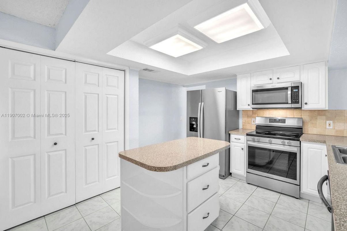 Interior, Kitchen, Stainless Steel Appliances