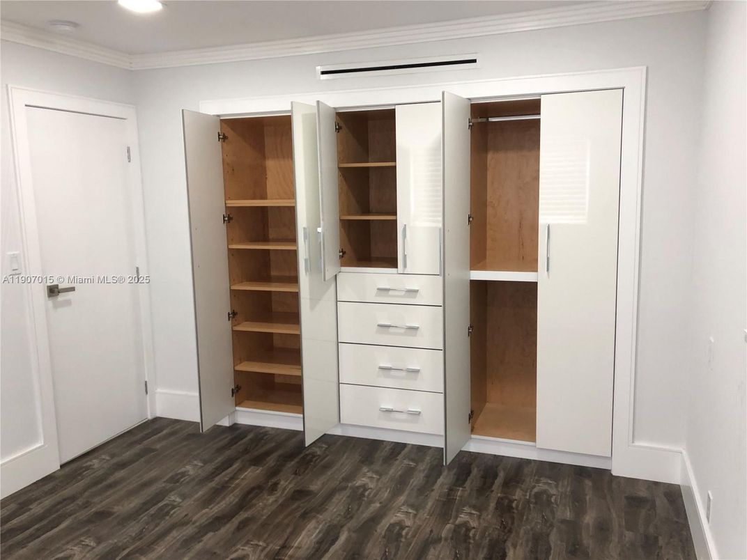 Interior, Recessed Lighting, Walk-in Closets, Wood Texture Flooring