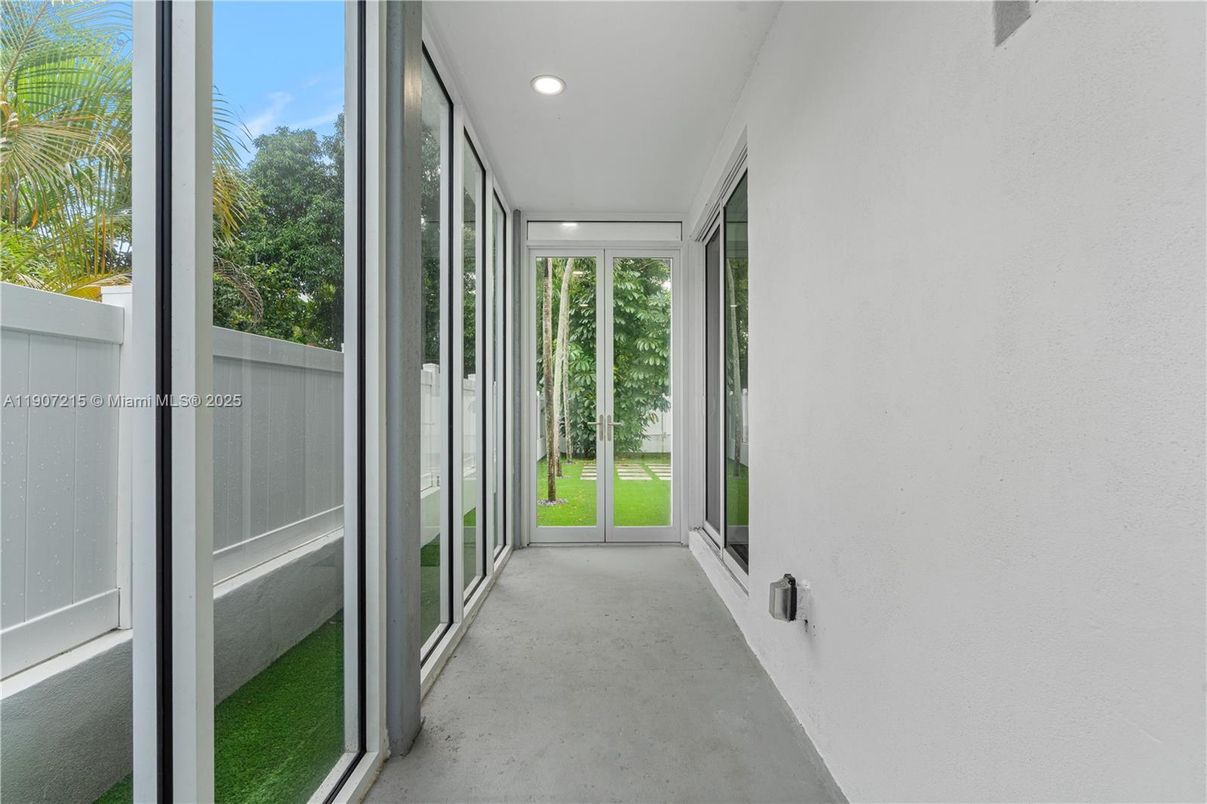 Interior, Recessed Lighting, Sun Room