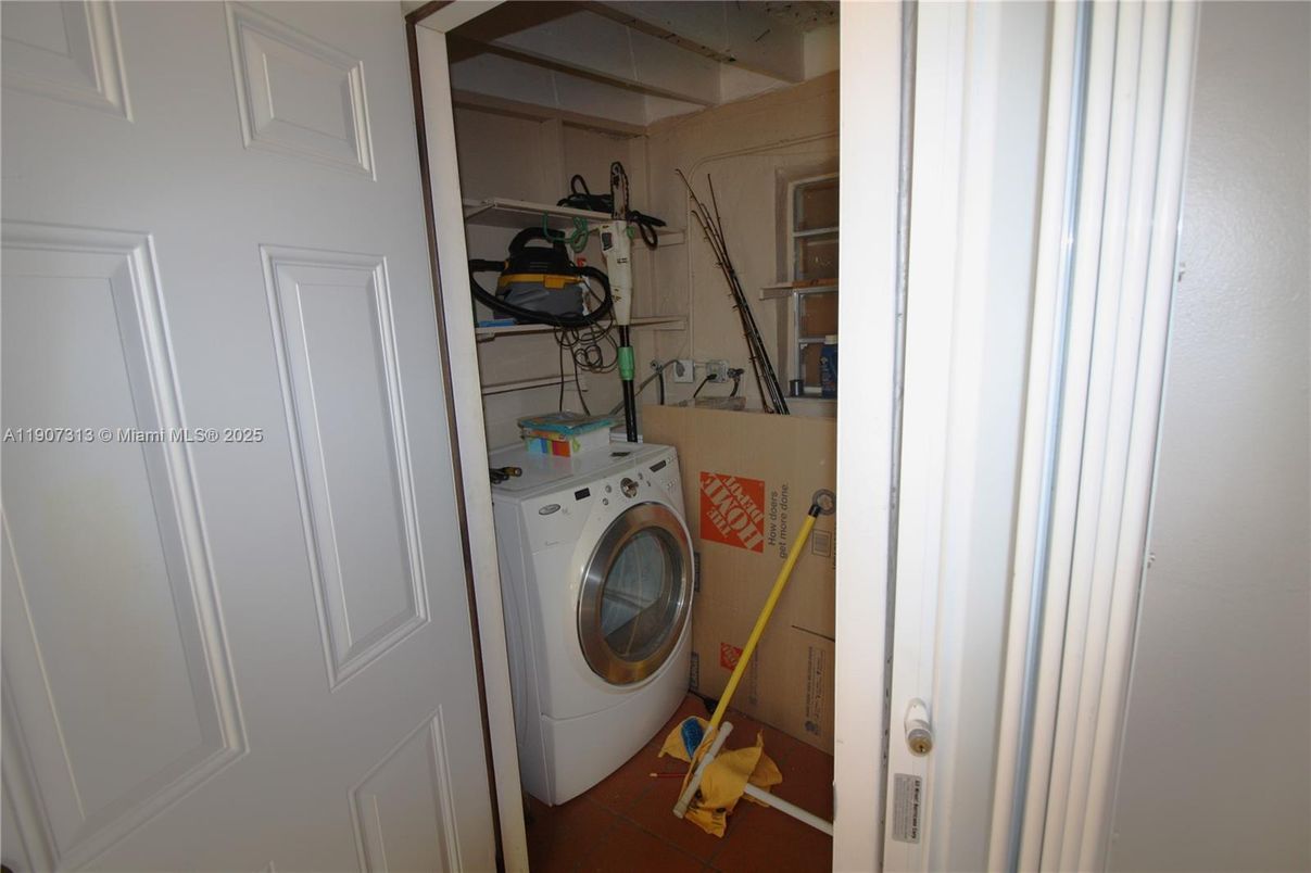 Interior, Utility Closets, Washer