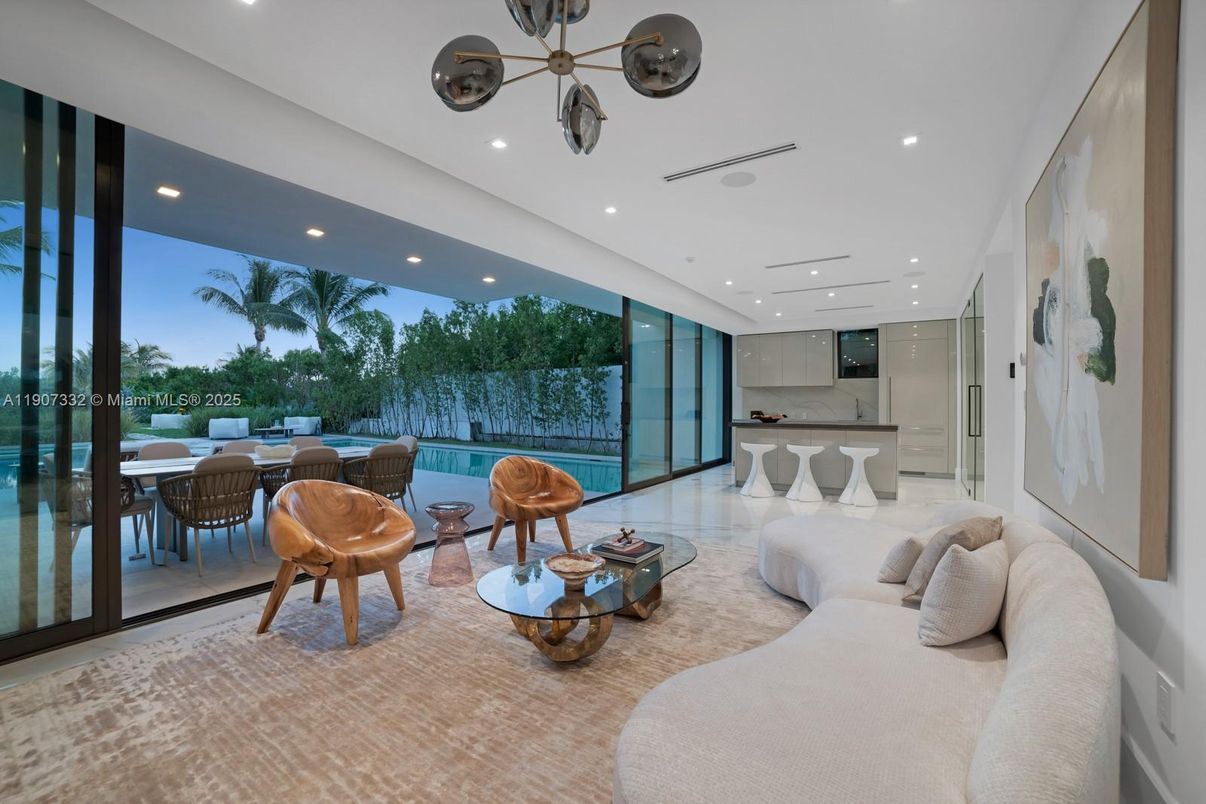 Dining room, Interior, Kitchen, Living room, Recessed Lighting