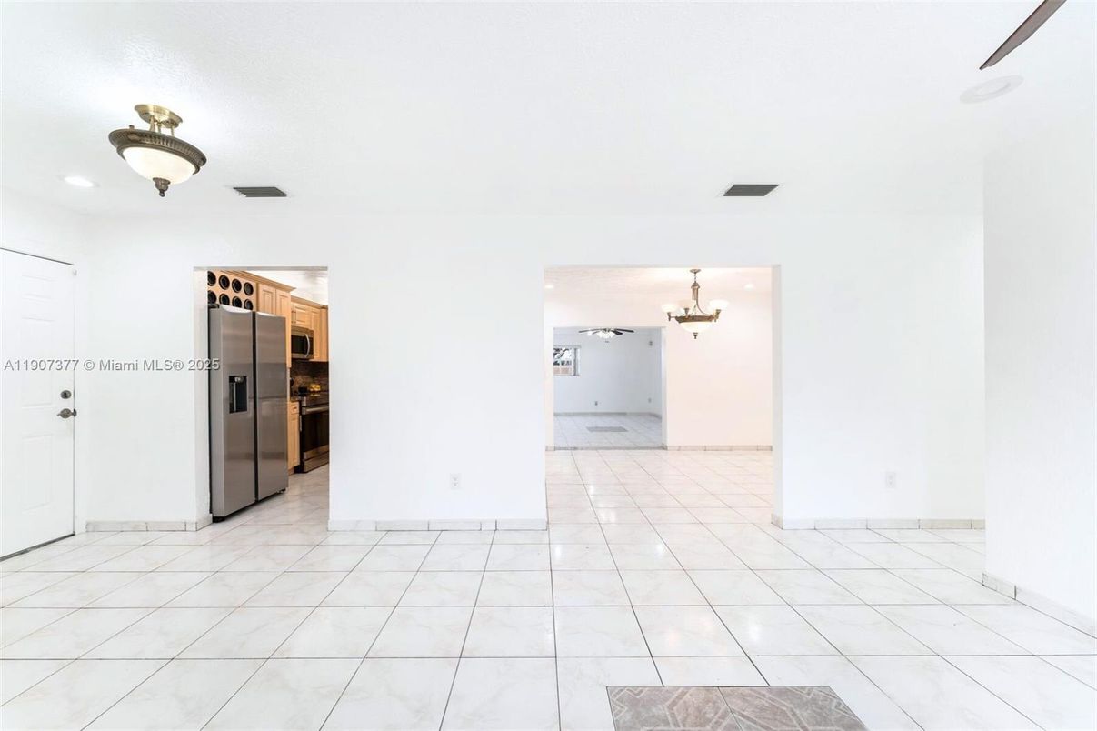 Chandelier, Empty room, Interior, Kitchen