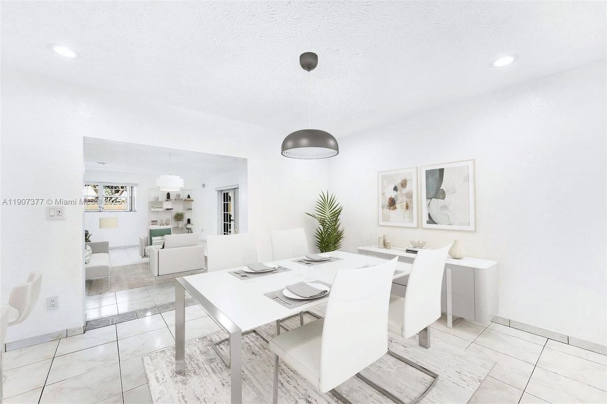 Dining room, Interior, Living room, Recessed Lighting