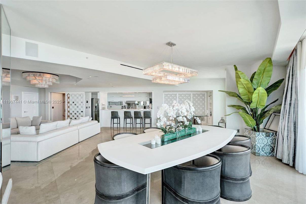 Chandelier, Dining room, Interior, Living room