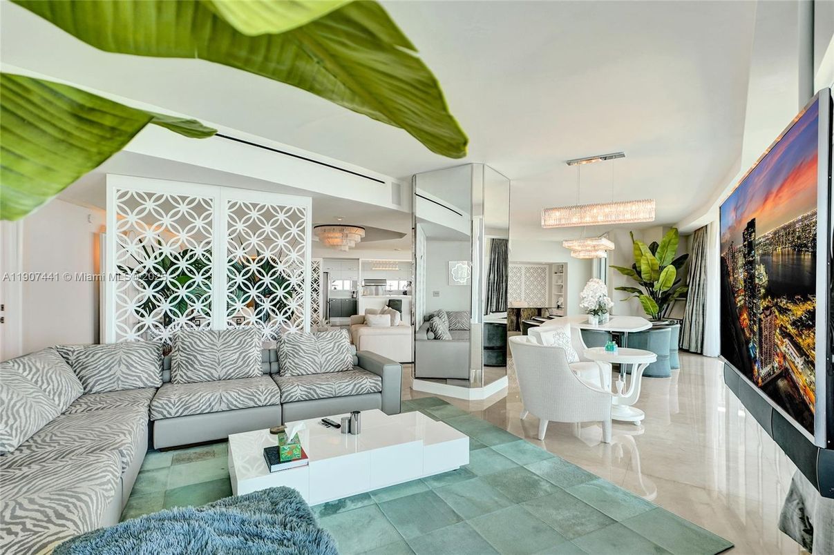 Chandelier, Interior, Living room, Pendant Lights