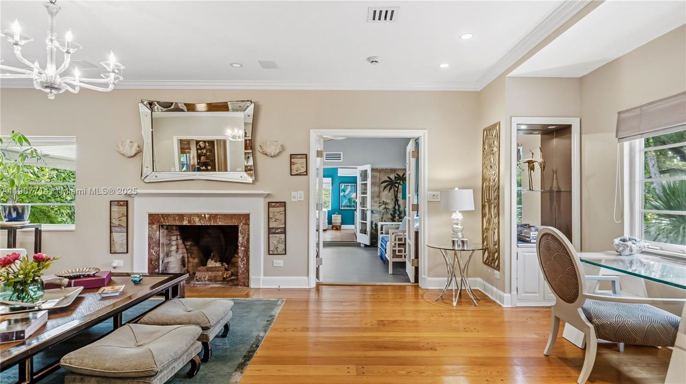 Chandelier, Dining room, Fireplace, Interior, Recessed Lighting, Wood Texture Flooring