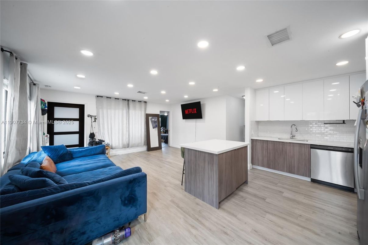 Interior, Kitchen, Living room, Recessed Lighting, Wood Texture Flooring